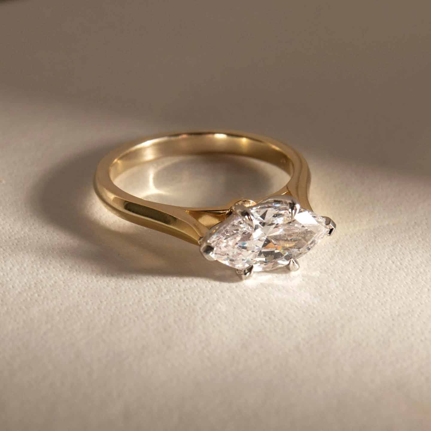 Gold engagement clearance rings nz